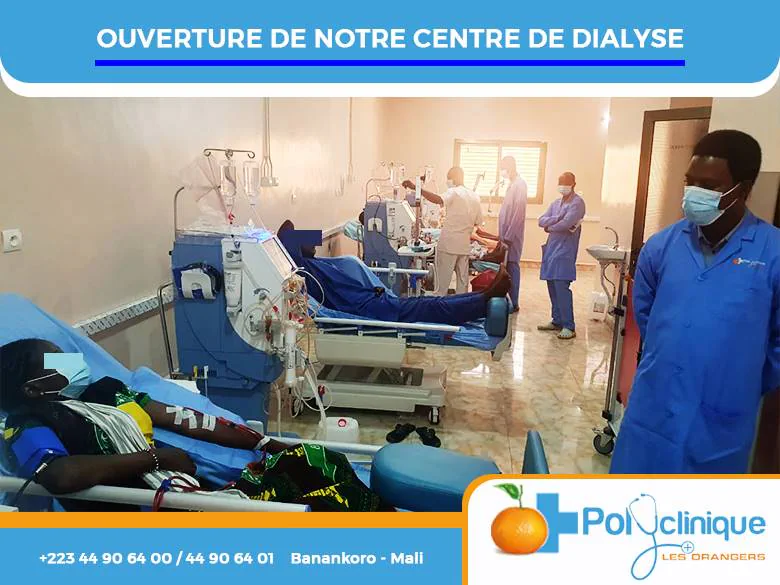 Document annonçant l'ouverture du centre de dialyse, avec une vue de la salle de soins et de ses équipements